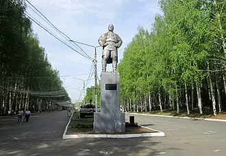 Памятник С. М. Кирову (Ижевск) — фото 4