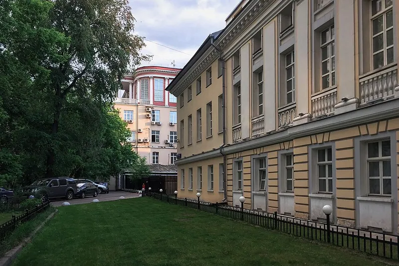 Дом Оболенских на Новинском бульваре