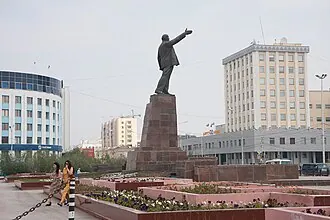 Памятник Ленину (Якутск) — фото 2