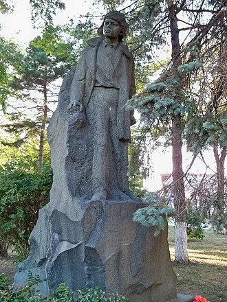 Памятник Володе Дубинину (Керчь)