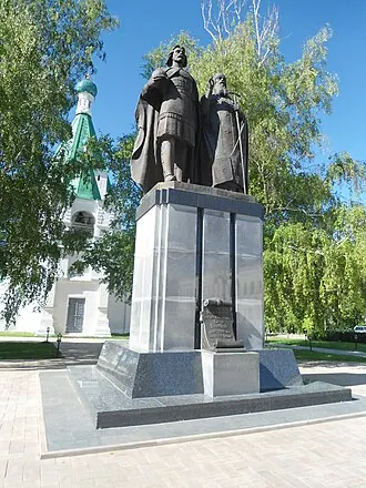 Памятник князю Юрию Всеволодовичу и епископу Симону Суздальскому