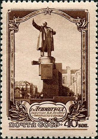Памятник В. И. Ленину у Финляндского вокзала — фото 4