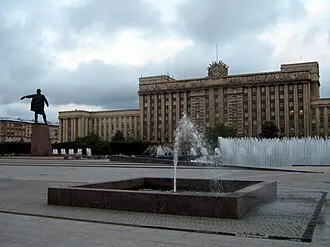 Памятник В. И. Ленину на Московской площади