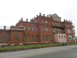 Здание Троицкого драматического театра