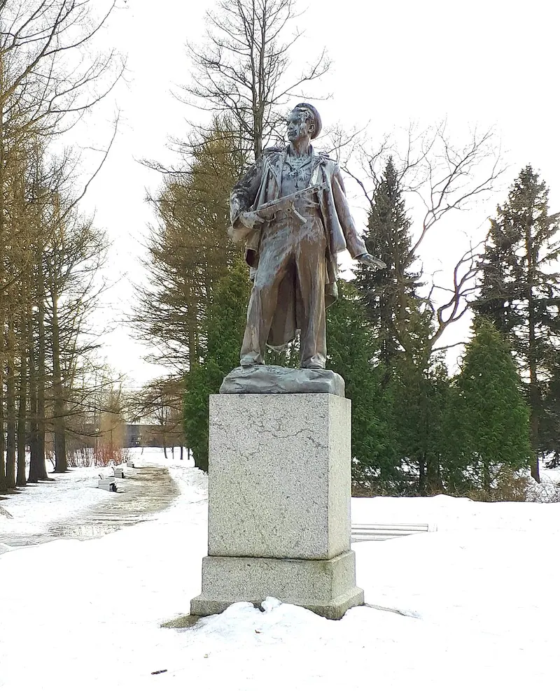 Памятник Матросу