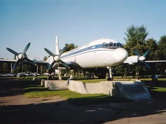 Памятник самолёту Ил-18 (Шереметьево)