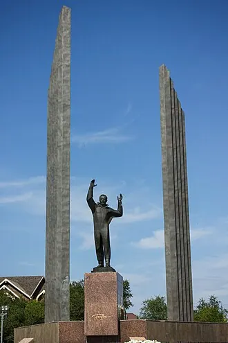 Памятник Юрию Гагарину (Оренбург)