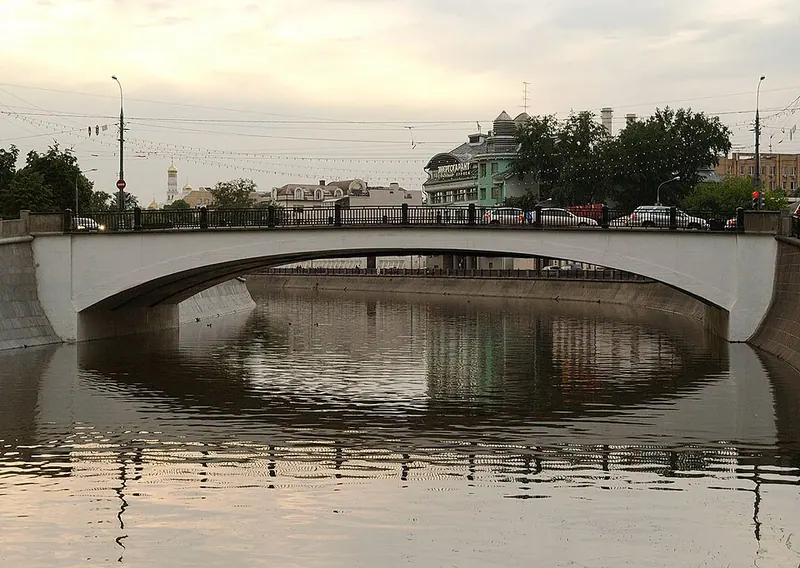 Комиссариатский мост