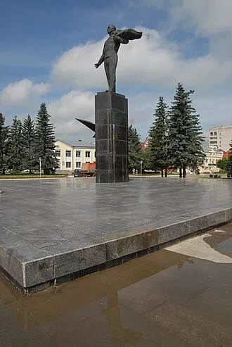 Памятник Юрию Гагарину (Гагарин)