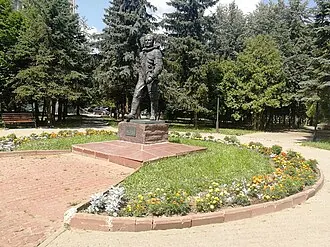Памятник Герману Титову (Краснознаменск) — фото 2