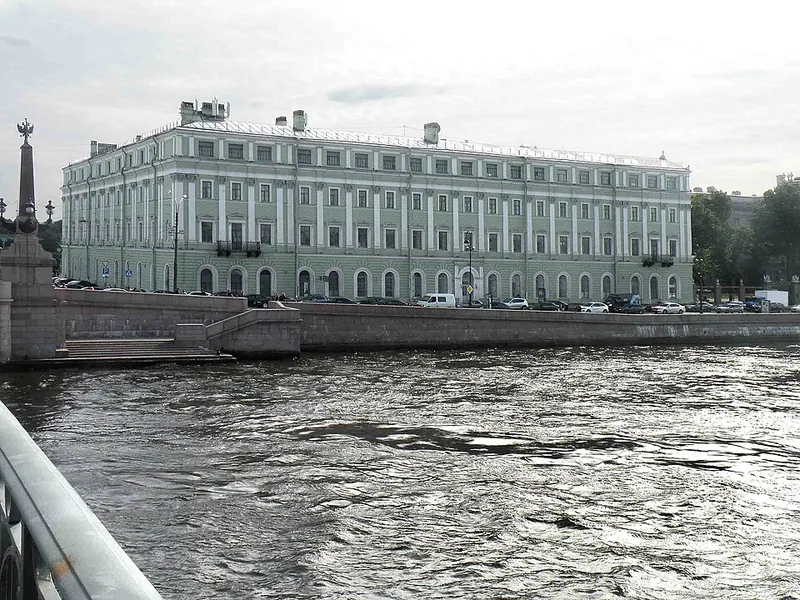 Служебный корпус Мраморного дворца