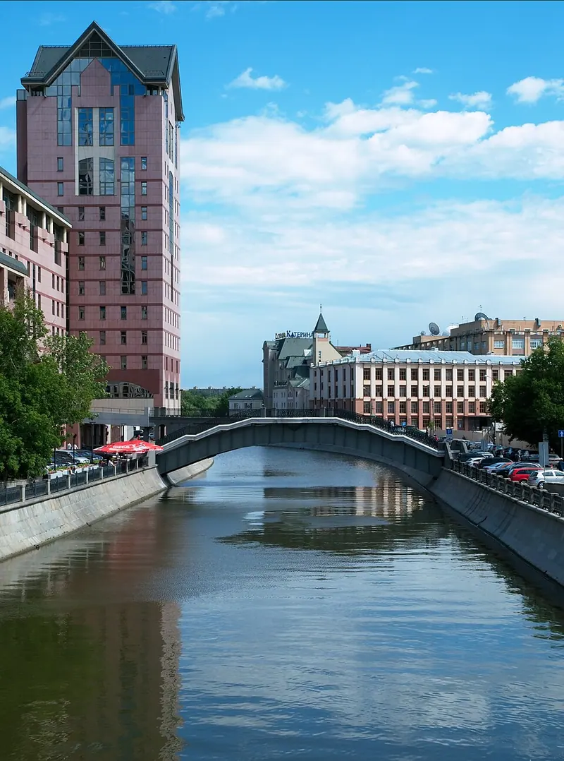 Шлюзовой пешеходный мост