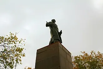Памятник Г. К. Орджоникидзе (Екатеринбург) — фото 4
