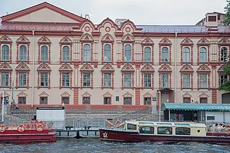 Здание основного русского фонда библиотеки им. В. В. Маяковского