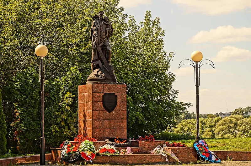 Памятник Воину-освободителю (Серпухов)