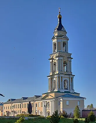 Колокольня Старо-Голутвина монастыря