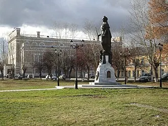 Памятник Екатерине II (Ирбит) — фото 2