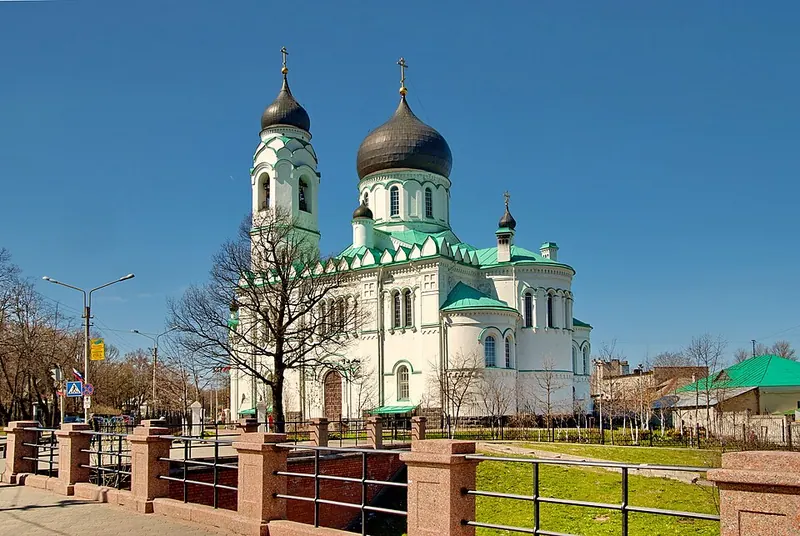 Собор Архангела Михаила (Ломоносов)