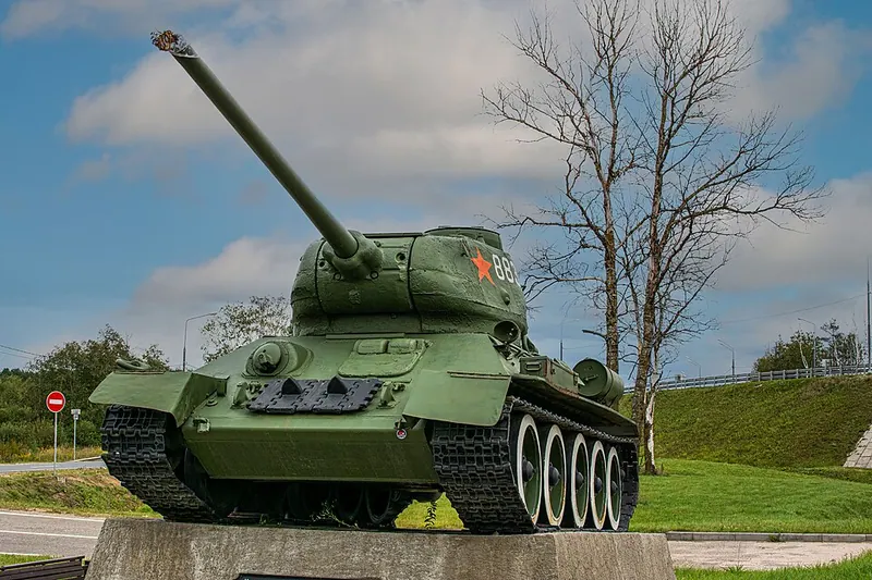 Памятник танку Т-34 (Тверь)