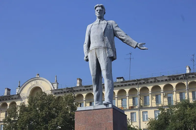 Памятник Маяковскому (Новокузнецк)