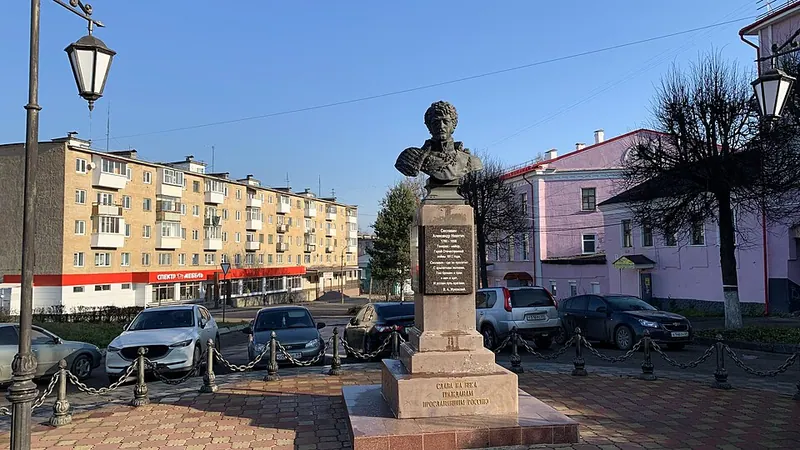 Памятник генералу А. Н. Сеславину
