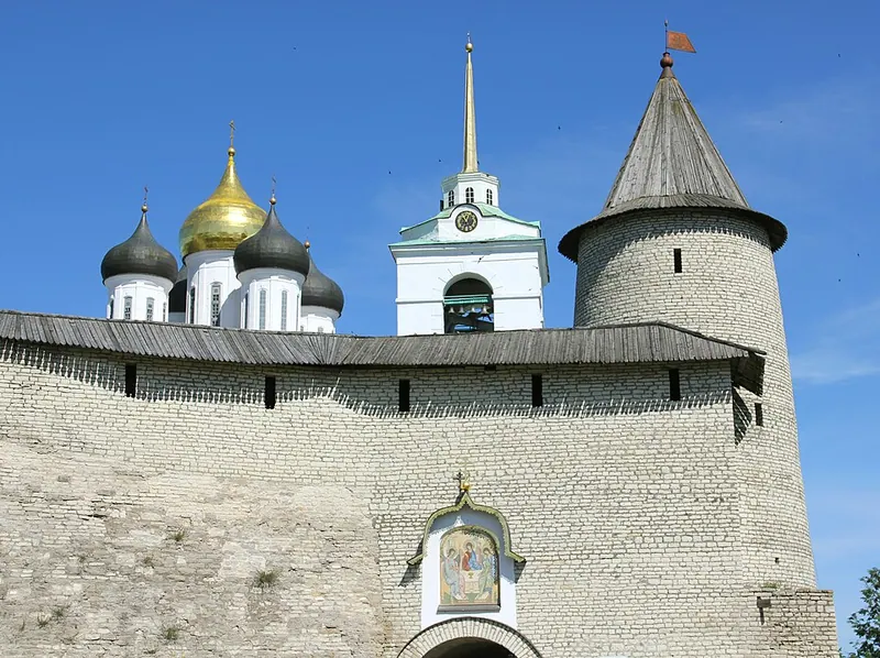 Троицкая башня (Псков)