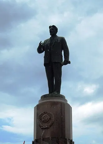 Памятник М. И. Калинину (Калининград)