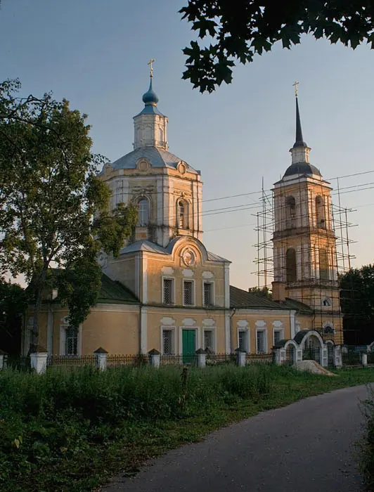 Церковь Троицы Живоначальной (Голочёлово)