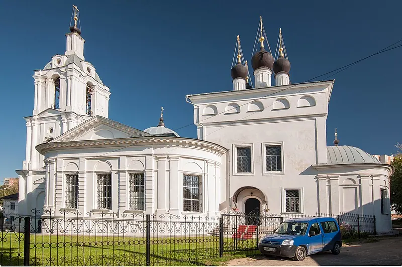 Церковь Спаса Преображения за верхом
