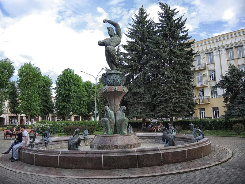 Танцующий Сослан на чаше Уацамонга