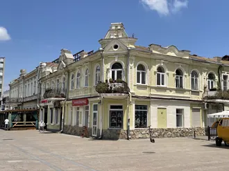 Дом 52 на проспекте Мира/ Дом 1 в Петровском переулке